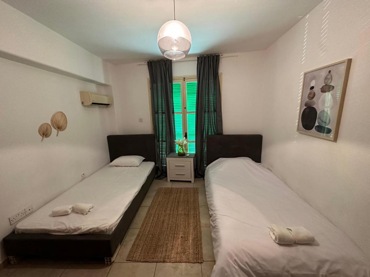 Private Room In Shared Flat Nicosie Extérieur photo