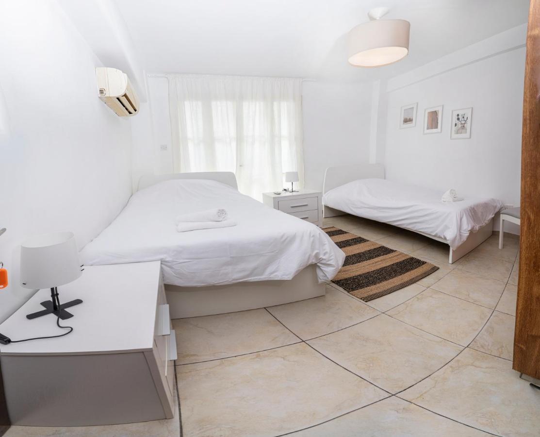 Private Room In Shared Flat Nicosie Extérieur photo