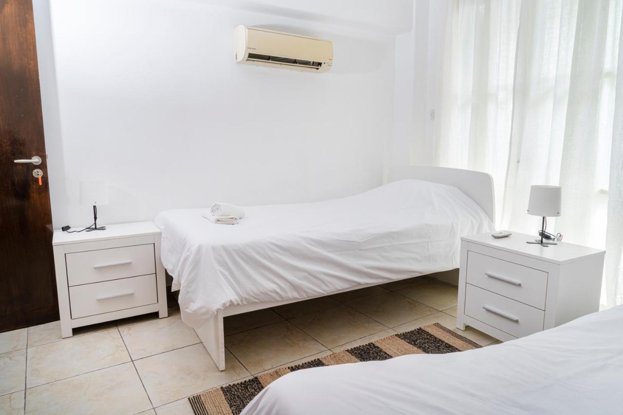 Private Room In Shared Flat Nicosie Extérieur photo
