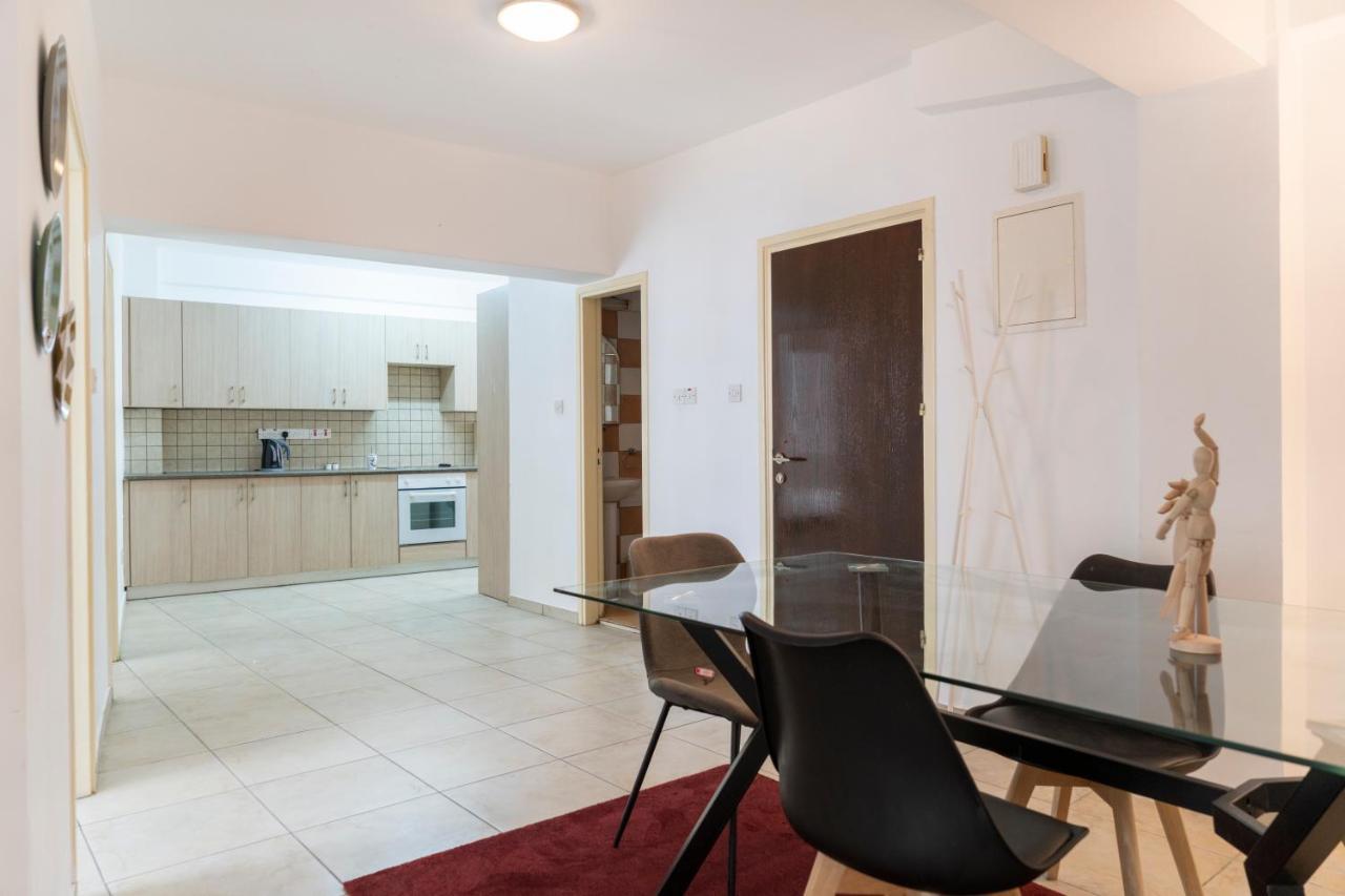 Private Room In Shared Flat Nicosie Extérieur photo