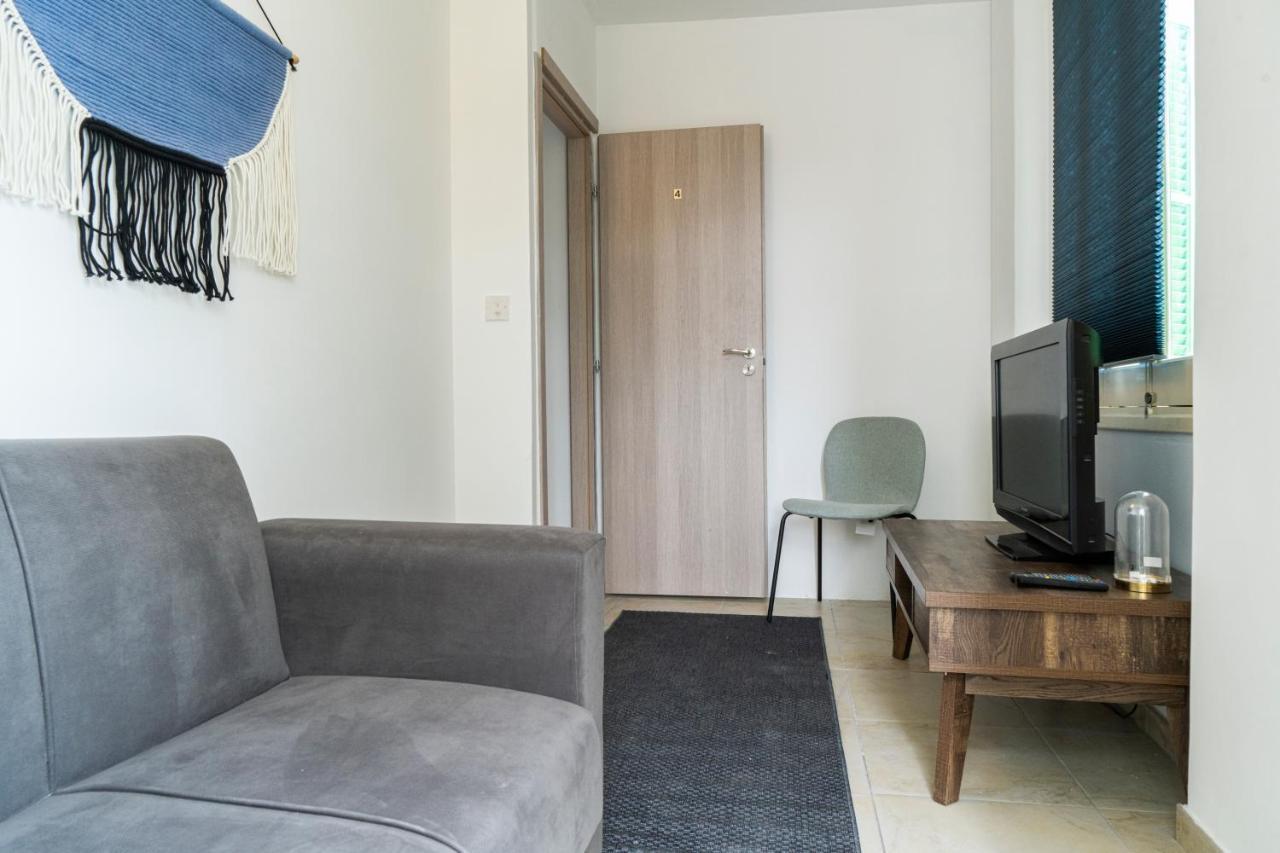 Private Room In Shared Flat Nicosie Extérieur photo