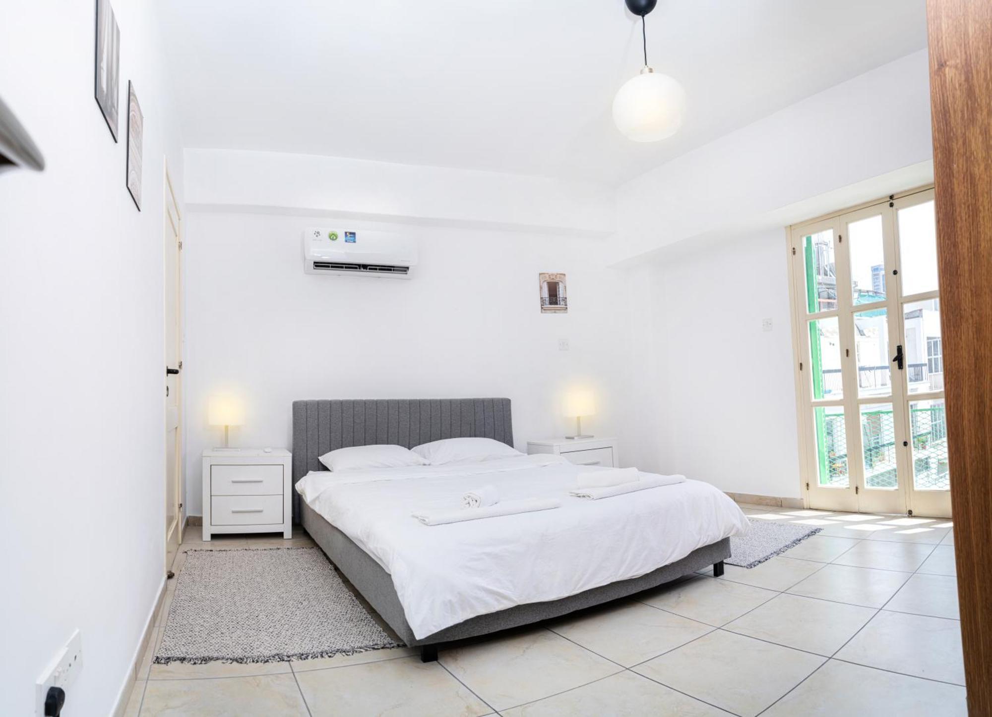 Private Room In Shared Flat Nicosie Extérieur photo