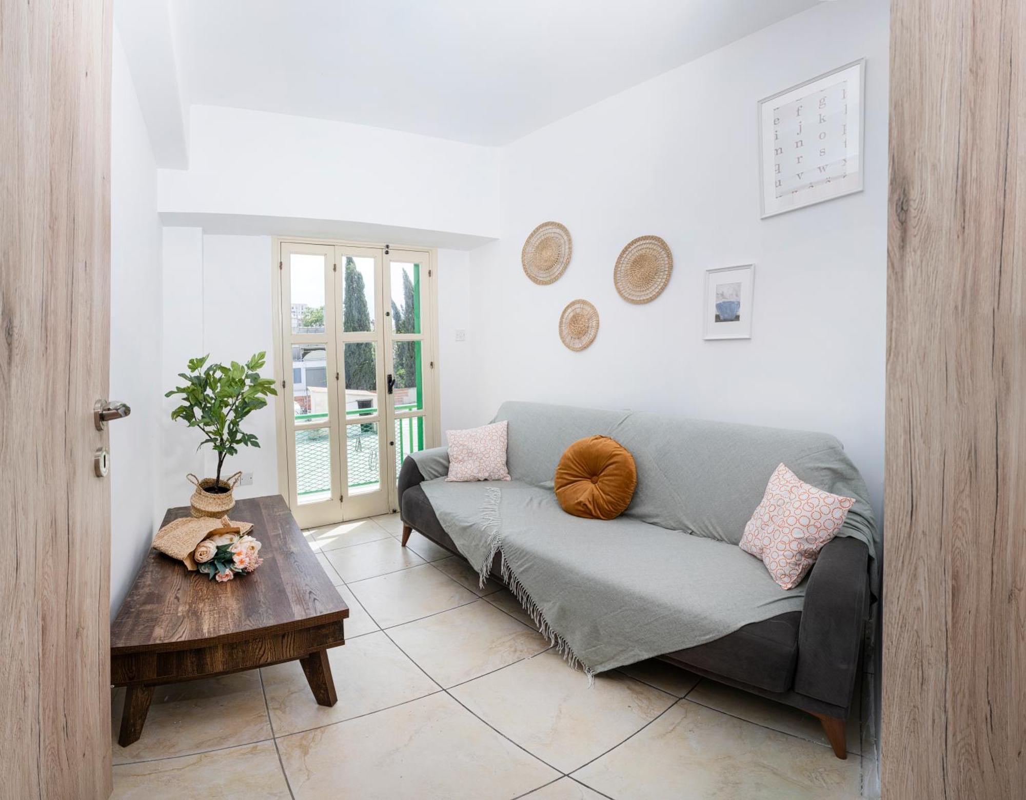 Private Room In Shared Flat Nicosie Extérieur photo