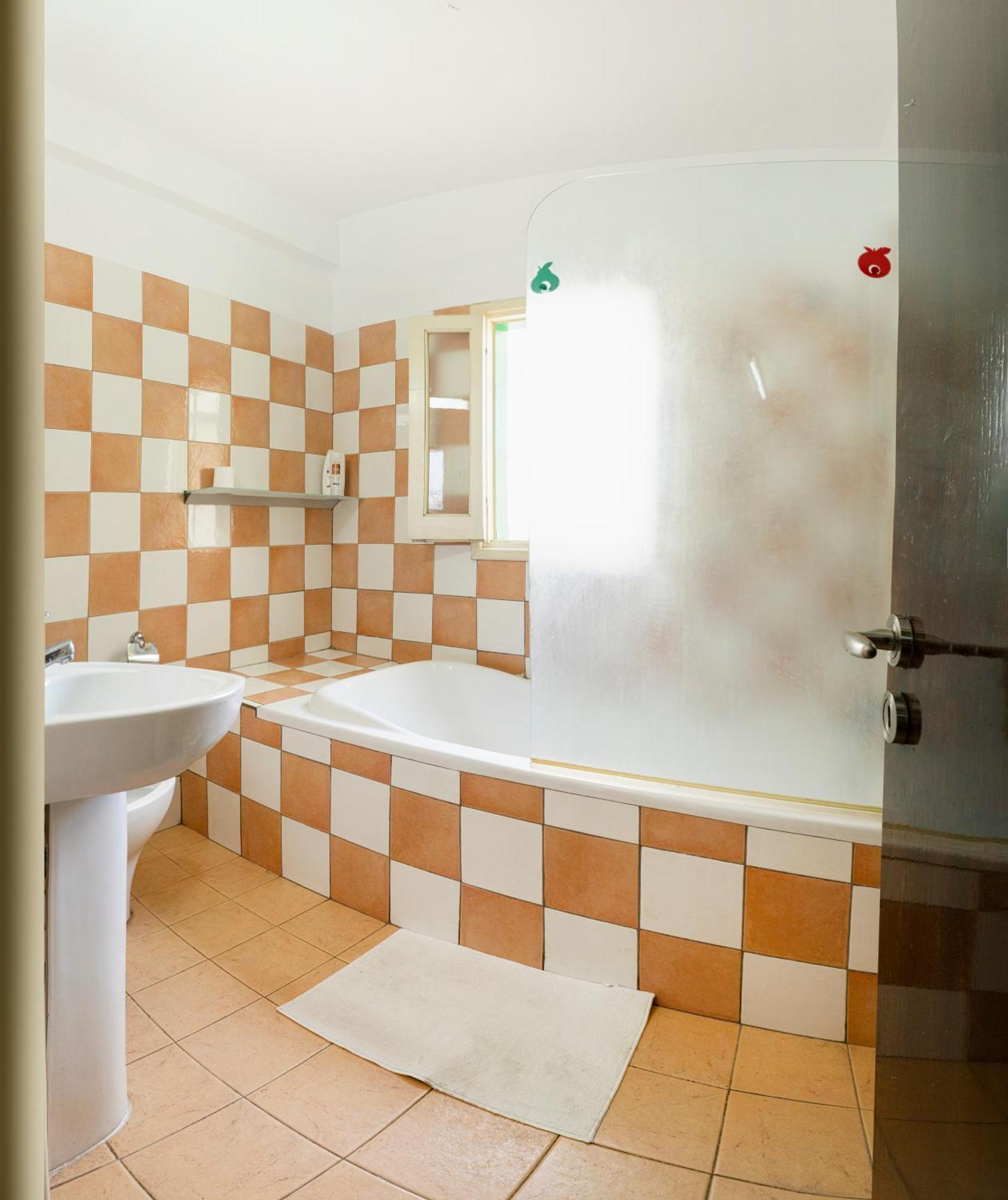 Private Room In Shared Flat Nicosie Extérieur photo