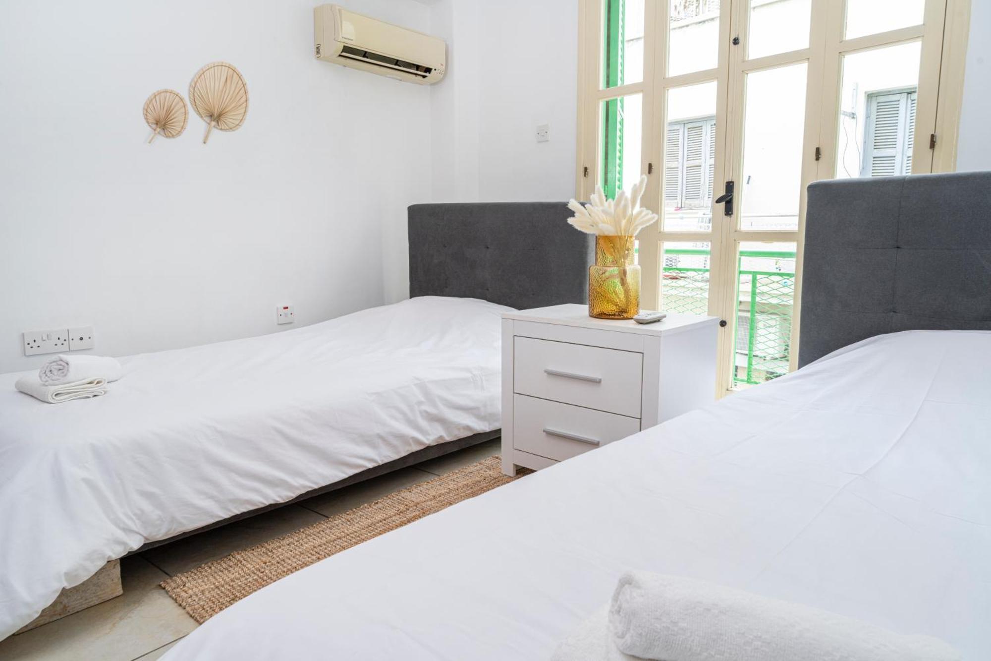 Private Room In Shared Flat Nicosie Extérieur photo