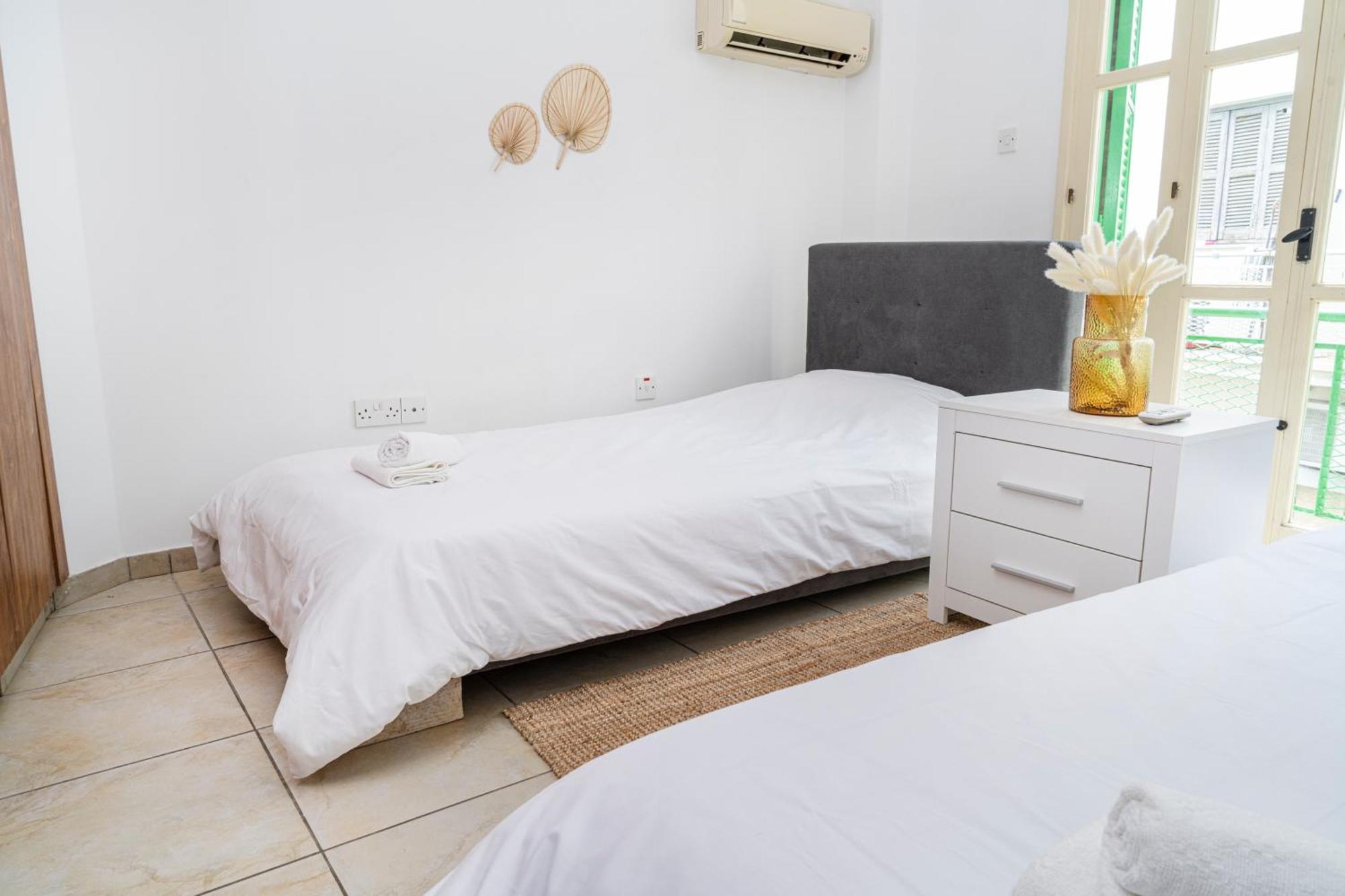 Private Room In Shared Flat Nicosie Extérieur photo